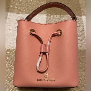 Michael Kors Suri Bucket Crossbody